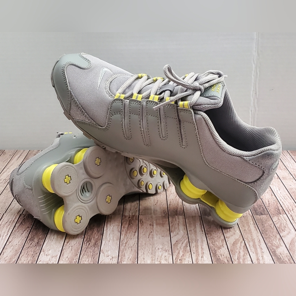 Women's Size 10 Nike Shox Grey And Yellow Athletic Shoes - Picture 5 of 9